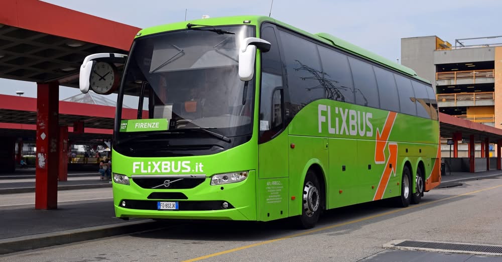 Il Flixbus non si è fermato e ci ha abbandonato, costringendoci a passare la notte per strada