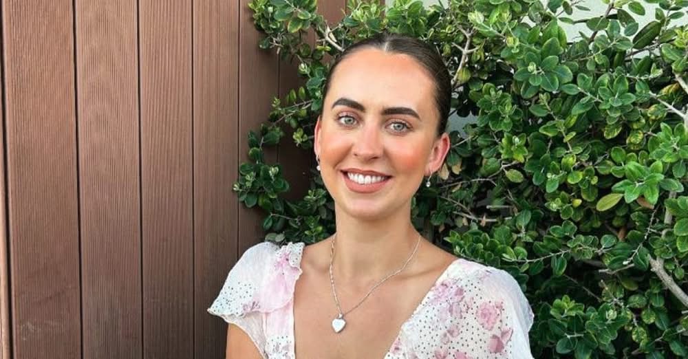Una giovane di 24 anni, Hannah Lemanski, ha scoperto di avere un raro tumore cerebrale dopo che i medici inizialmente avevano attribuito i suoi sintomi a stress e affaticamento